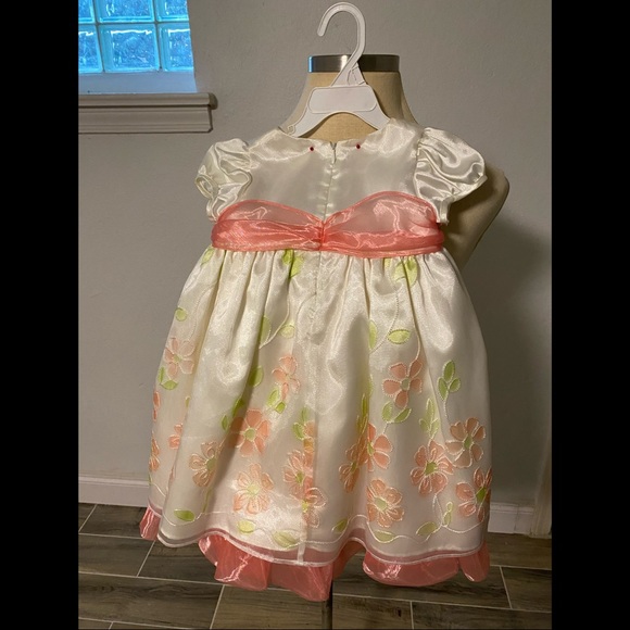 Baby girl flare out dress - Picture 2 of 4
